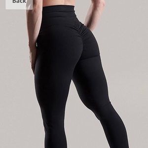 Booty scrunch workout leggings (black)